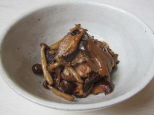 椎茸とシメジの醤油炒め
